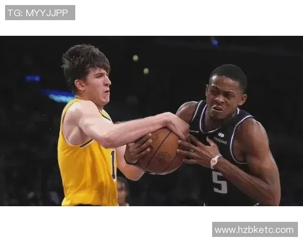 里夫斯持球强突 高难度低手挑篮打进